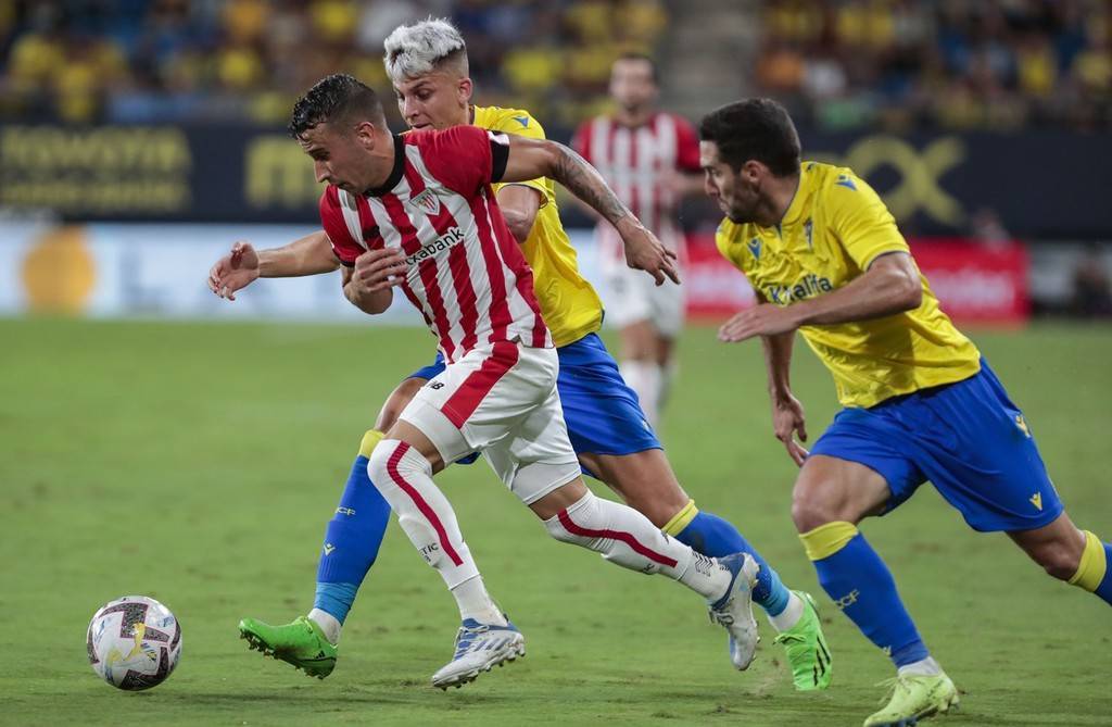 皇家社会强势反弹备战国王杯转会期俄克拉荷马雷霆备战CBA季后赛，本菲卡今晚防线松动瞬间刷屏